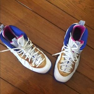 White gold and blue w/ hint of pink foam posites!